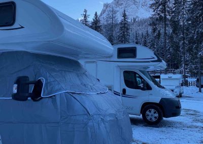 in camper sulla neve